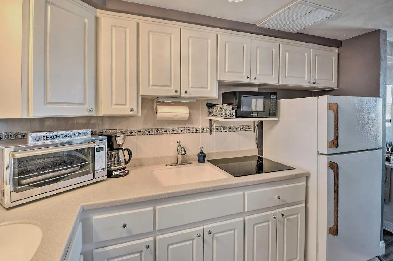 Dreamy Daytona Studio With Beach Access! Daytona Beach